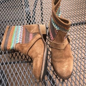 Pull and Bear Patterned Boots Size 6